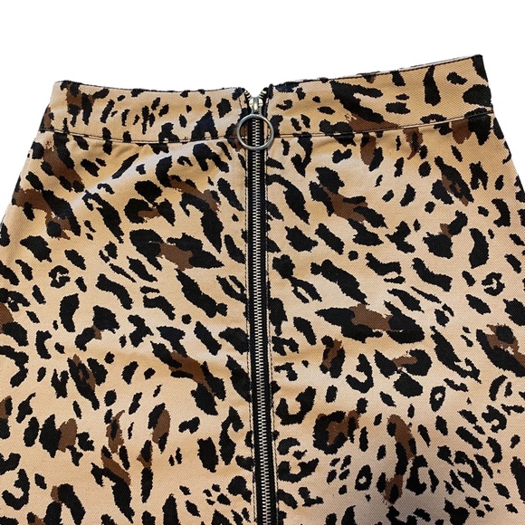 - F21 Leopard Print Denim Zip Up Mini Skirt - Picture 3 of 10